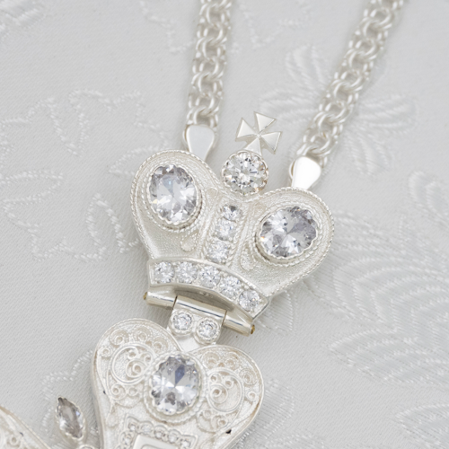 2.10.0556л/1л Крест наперсный латунный с белыми камнями в серебрении фото 4 2.10.0556л/1л Крест наперсный латунный с белыми камнями в серебрении фото 4