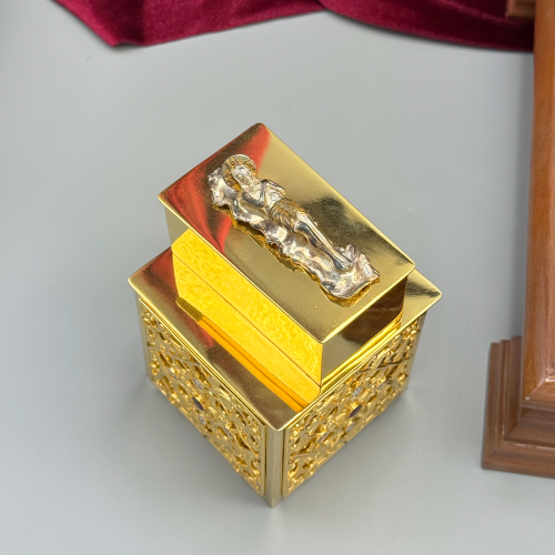 2.7.1515лп-К фото 14 2.7.1515лп-К Дарохранительница латунная с красными камнями в позолоте купить фото 14