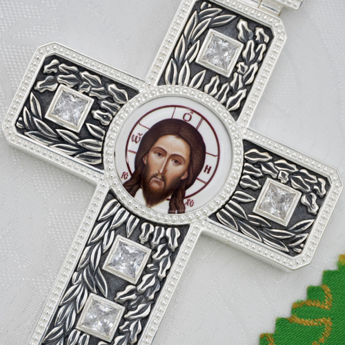 2.10.0596лр-2/1л Крест наперсный латунный с белыми камнями в серебрении фото 3