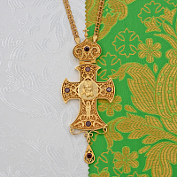 2.10.0635лп/1лп Крест наперсный с красными камнями в позолоте