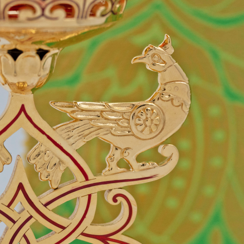 2.7.2871лп-К-М Набор напрестольный - лампада и подсвечники с эмалью в позолоте фото 3