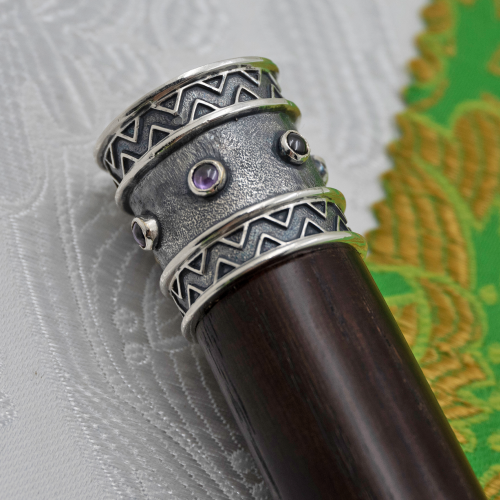 2.7.2577лрч Жезл латунный с фиолетовыми камнями и жемчугом в серебре фото 3 2.7.2577лрч Жезл латунный с фиолетовыми камнями и жемчугом в серебре фото 3