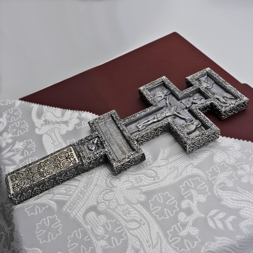 2.7.0949лр Крест Напрестольный латунный в серебрении фото 2