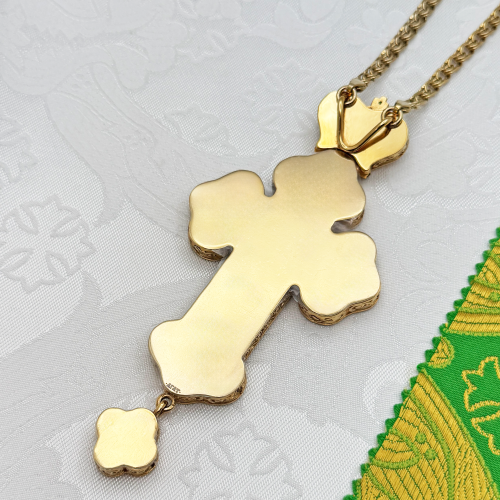 2.10.0420лп-2/1лп Крест наперсный латунный с зеленными камнями в позолоте фото 5