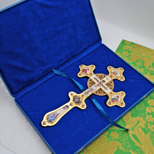 2.7.0834лп Напрестольный латунный крест с красными камнями в позолоте фото 10 2.7.0834лп Напрестольный латунный крест с красными камнями в позолоте фото 10