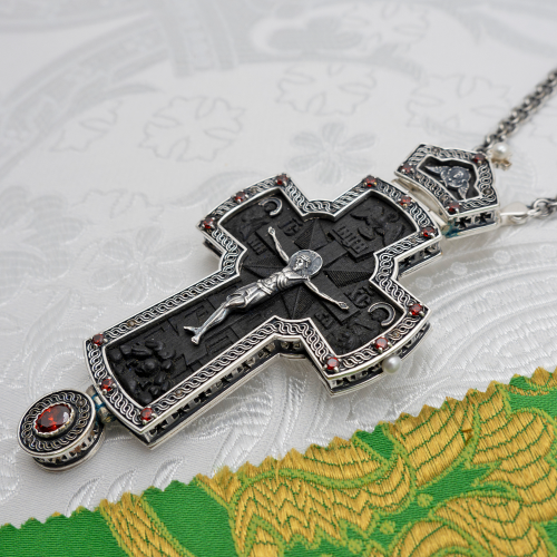 2.10.0421лр-13/1лр Крест наперсный с образом из дерева и красными камнями в серебрении фото 2