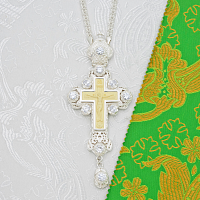 2.10.0170л-11/1л Наперсный крест латунный с белыми камнями в серебрении