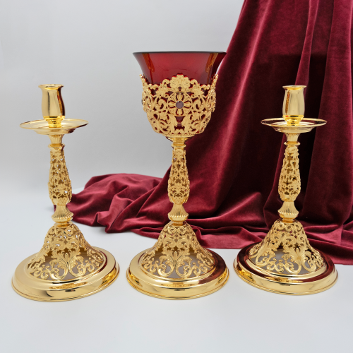 2.7.1596лп-К Набор напрестольный - лампада и подсвечники в позолоте 2.7.1596лп-К Набор напрестольный - лампада и подсвечники в позолоте