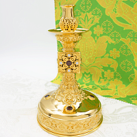 2.7.0695лп Подсвечник латунный в позолоте с красными и белыми камнями