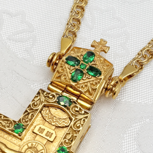 2.10.0186лп/1лп Крест латунный с зеленными камнями в позолоте фото 5 2.10.0186лп/1лп Крест латунный с зеленными камнями в позолоте фото 5