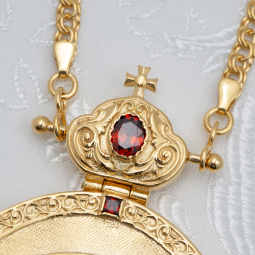 2.7.1843лп-2/1лп Панагия латунная с красными камнями в позолоте фото 5