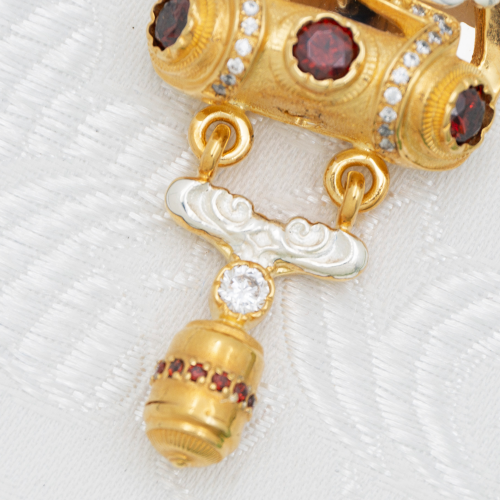 2.10.0550лфэ-2/1л Крест наперсный латунный с красными камнями и эмалью в позолоте фото 5
