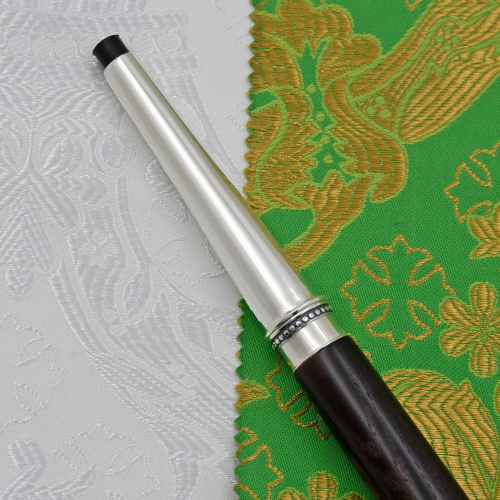 2.7.2722лр Жезл латунный с фиолетовыми камнями и патинированием в серебрении фото 2