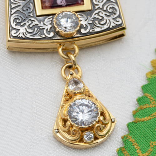 2.10.0645лпр-2/1лп Крест наперсный латунный с белыми камнями в позолоте фото 5 2.10.0645лпр-2/1лп Крест наперсный латунный с белыми камнями в позолоте фото 5