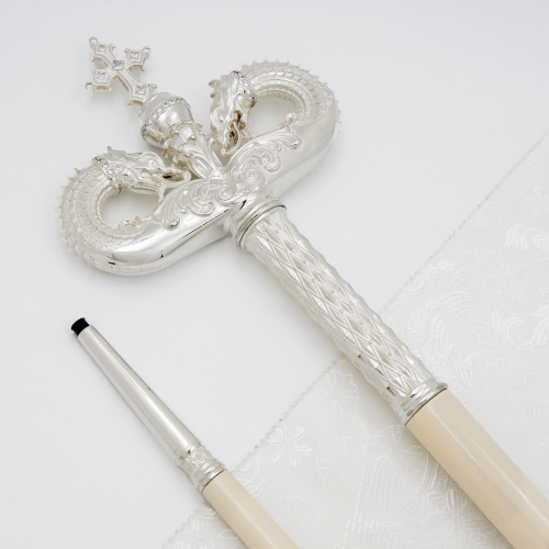 2.7.2833л Жезл латунный с белыми камнями в серебрении