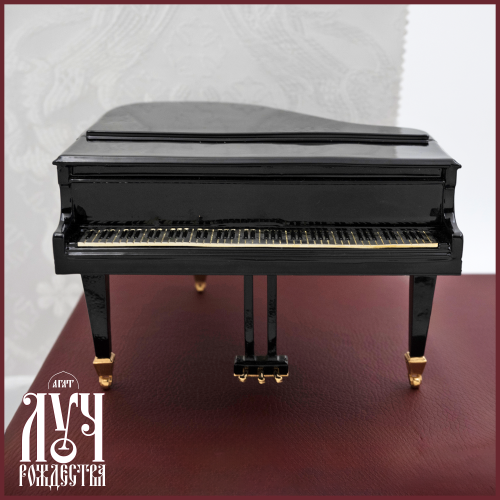 2.13.0390лфх Статуэтка латунная «Рояль» 2.13.0390лфх Статуэтка латунная «Рояль»