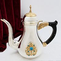 2.7.0829лф Чайник для теплоты латунный с голубыми камнями и фрагментальной позолотой