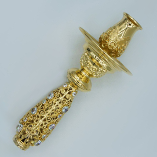 2.7.0742лп Подсвечник латунный в позолоте со вставками ручной