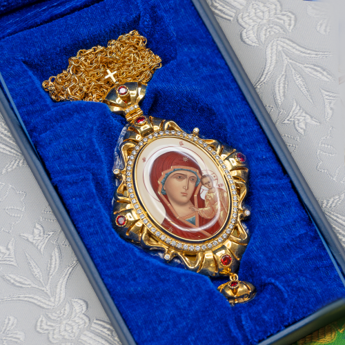 2.7.2395лп-2/1лп Панагия латунная с красными камнями в позолоте фото 2