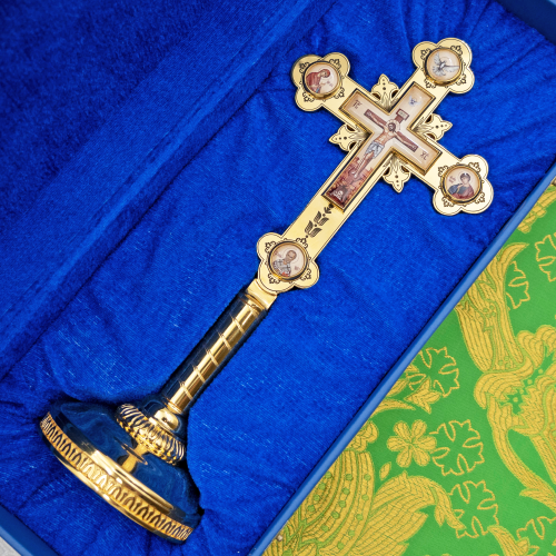 2.7.2829лп-2 Крест настольный латунный в позолоте фото 7