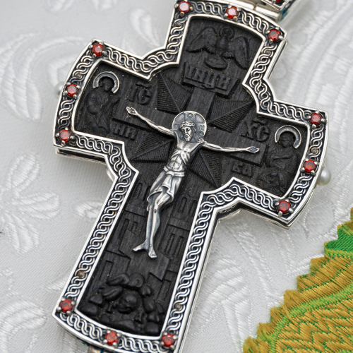 2.10.0421лр-13/1лр Крест наперсный с образом из дерева и красными камнями в серебрении фото 3