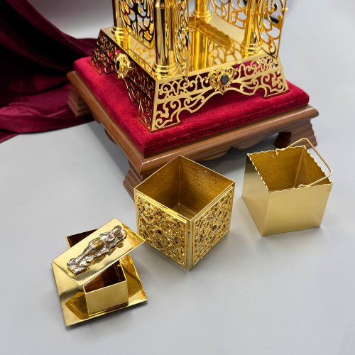 2.7.1515лп-К фото 13 2.7.1515лп-К Дарохранительница латунная с красными камнями в позолоте купить фото 13