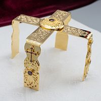 2.7.0896лп Звездица латунная в позолоте со вставками