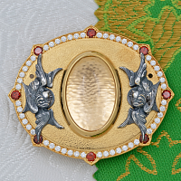 2.7.2899лпр-32 Мощевик латунный с красными камнями в позолоте