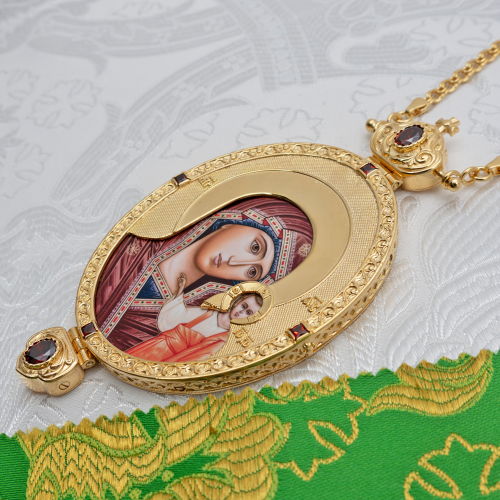 2.7.1843лп-2/1лп Панагия латунная с красными камнями в позолоте фото 2