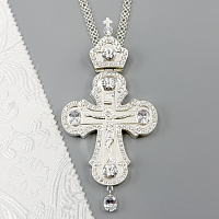 2.10.0583л/63л Крест наперсный латунный с белыми камнями в серебрении