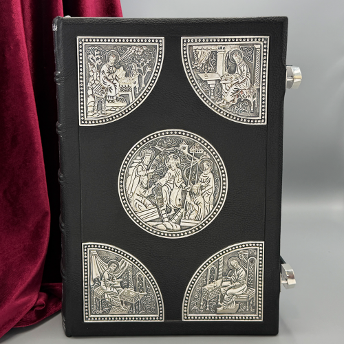 7.7.2228лр Евангелие с патинированием в серебрении 7.7.2228лр Евангелие с патинированием в серебрении