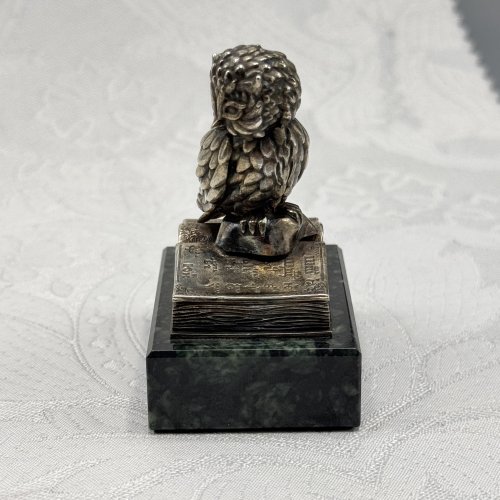 2.13.0245л Настольная скульптура Сова латунная на подставке из мрамора фото 3