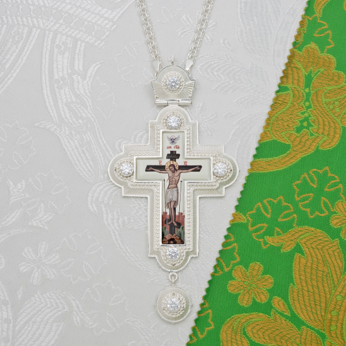 2.10.0249л-2/1л Крест латунный с белыми камнями в серебрении 2.10.0249л-2/1л Крест латунный с белыми камнями в серебрении