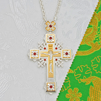 2.7.0714лф/1л Крест напрестольный латунный с красными камнями фрагментальной позолотой