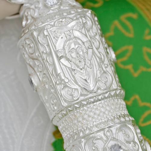 2.7.0519л Посох латунный с белыми камнями в серебрении фото 6