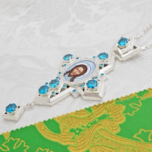 2.10.0405л-2/1л Крест наперсный латунный с голубыми камнями в серебрении фото 2