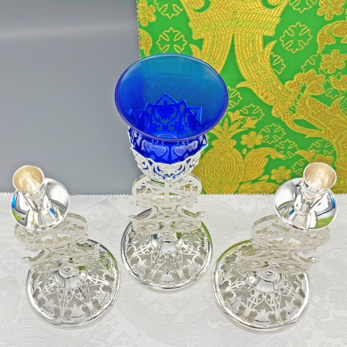 2.7.2645л-К Набор напрестольный - лампада и подсвечники в серебрении фото 3 2.7.2645л-К Набор напрестольный - лампада и подсвечники в серебрении фото 3