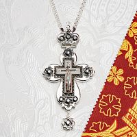 2.10.0461лр-2/1л Наперсный латунный крест с белыми камнями и патинированием в серебрении