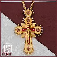 2.10.0617лпэ/1лп Крест наперсный латунный с красными камнями и эмалью в позолоте