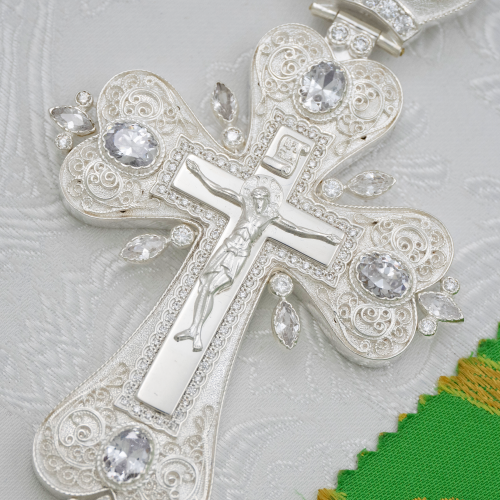 2.10.0556л/1л Крест наперсный латунный с белыми камнями в серебрении фото 3 2.10.0556л/1л Крест наперсный латунный с белыми камнями в серебрении фото 3