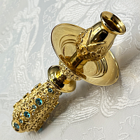 2.7.0742лп Подсвечник латунный в позолоте со вставками ручной