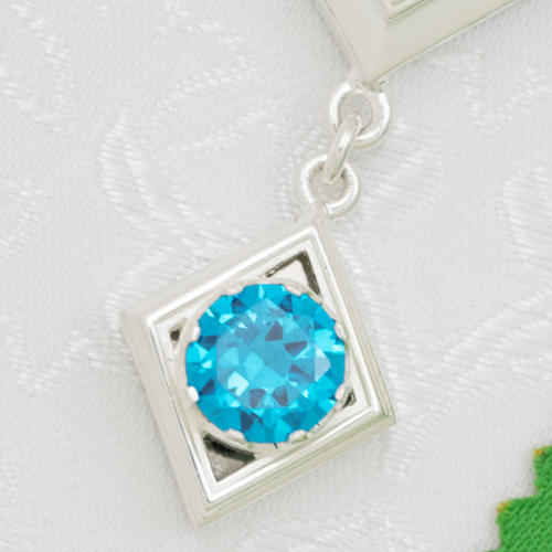 2.10.0405л-2/1л Крест наперсный латунный с голубыми камнями в серебрении фото 5