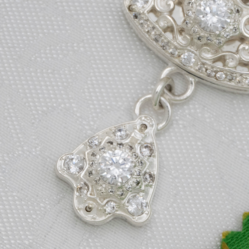 2.10.0159л-2/1л Крест латунный с белыми камнями в серебрении фото 4