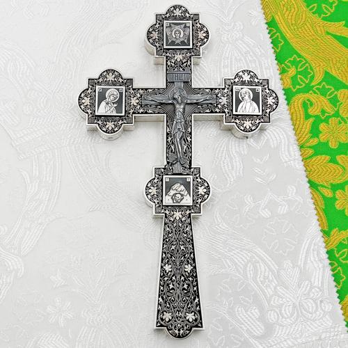 2.7.3045лэ Крест напрестольный латунный с эмалью