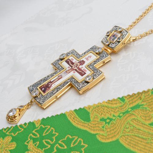 2.10.0645лпр-2/1лп Крест наперсный латунный с белыми камнями в позолоте фото 3 2.10.0645лпр-2/1лп Крест наперсный латунный с белыми камнями в позолоте фото 3