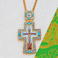 2.10.0546лпр-2/1лп Крест наперсный латунный с голубыми камнями в позолоте