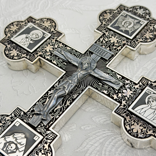 2.7.3045лэ Крест напрестольный латунный с эмалью фото 11