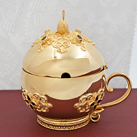 2.7.0527лп Ладанница с ручкой латунная в позолоте со вставками