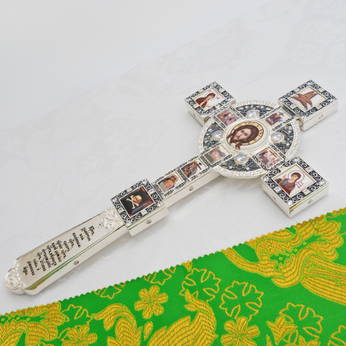 2.7.1108лр Крест напрестольный латунный с белыми камнями в серебрении фото 2