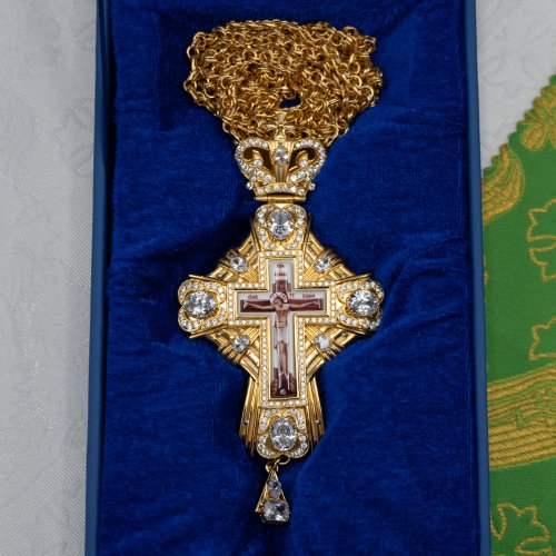 2.10.0519лп-2/1лп Крест наперсный латунный с белыми камнями в позолоте фото 5 2.10.0519лп-2/1лп Крест наперсный латунный с белыми камнями в позолоте фото 5